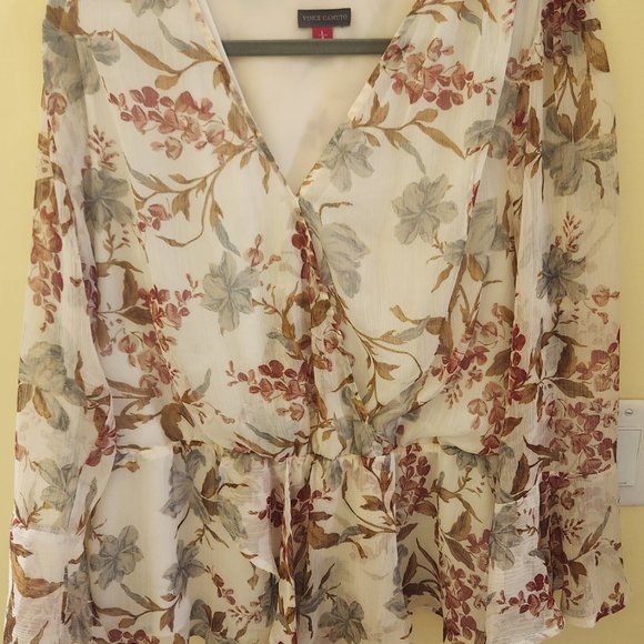 Vince Camuto Floral Flared Sleeve Top - Picture 2 of 2